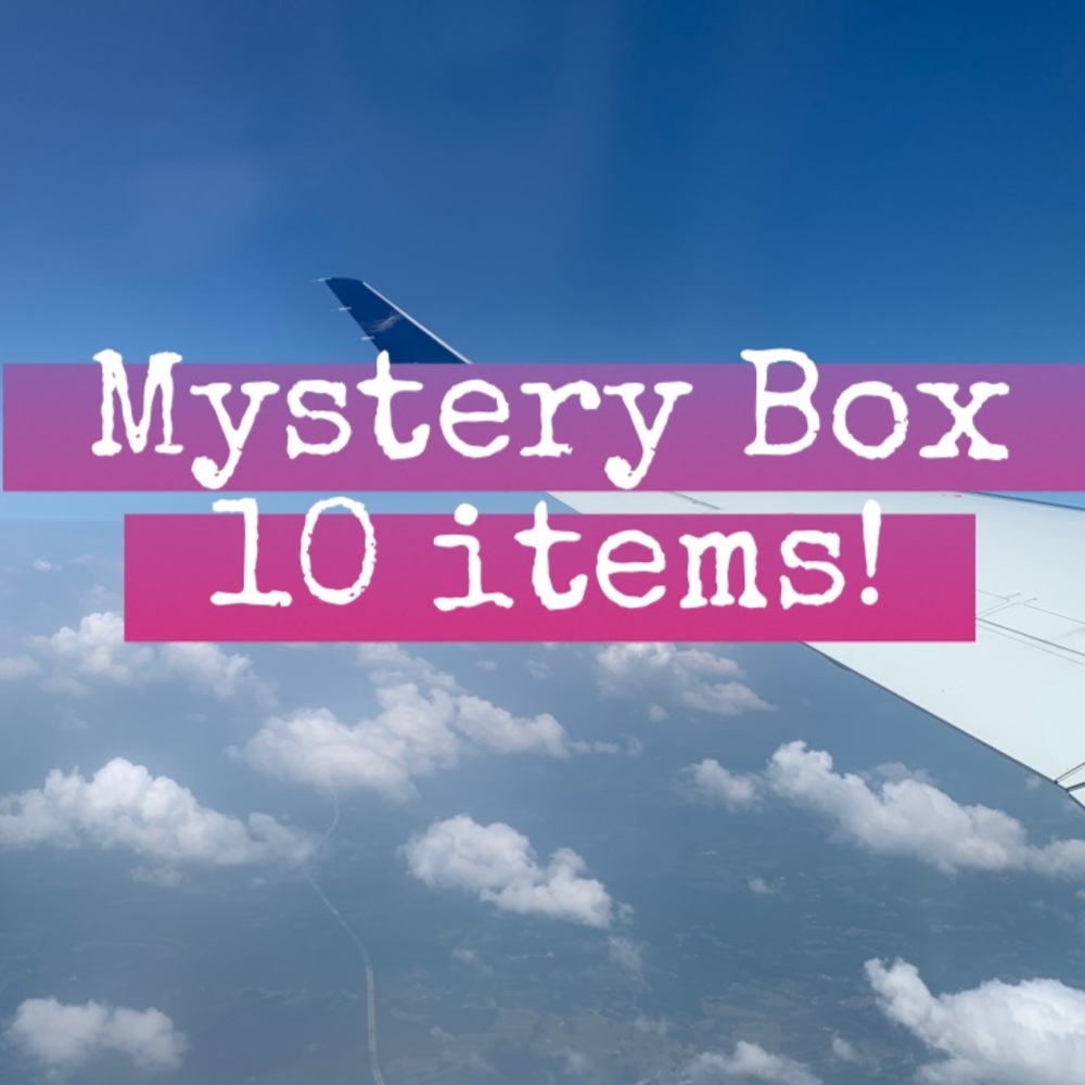 Mystery Box! 10 items ✨👗👚👖